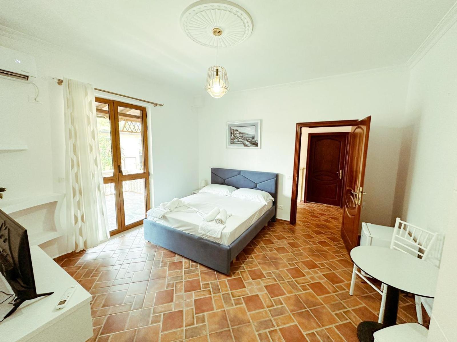 Vizion Hotel Shkoder Exterior photo