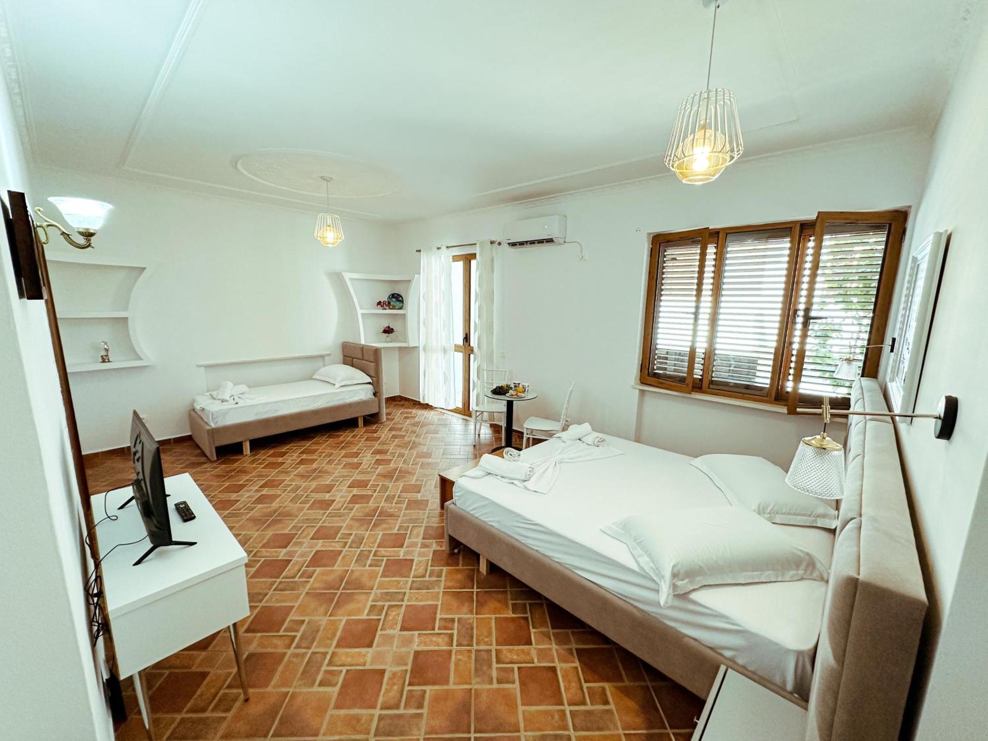 Vizion Hotel Shkoder Exterior photo