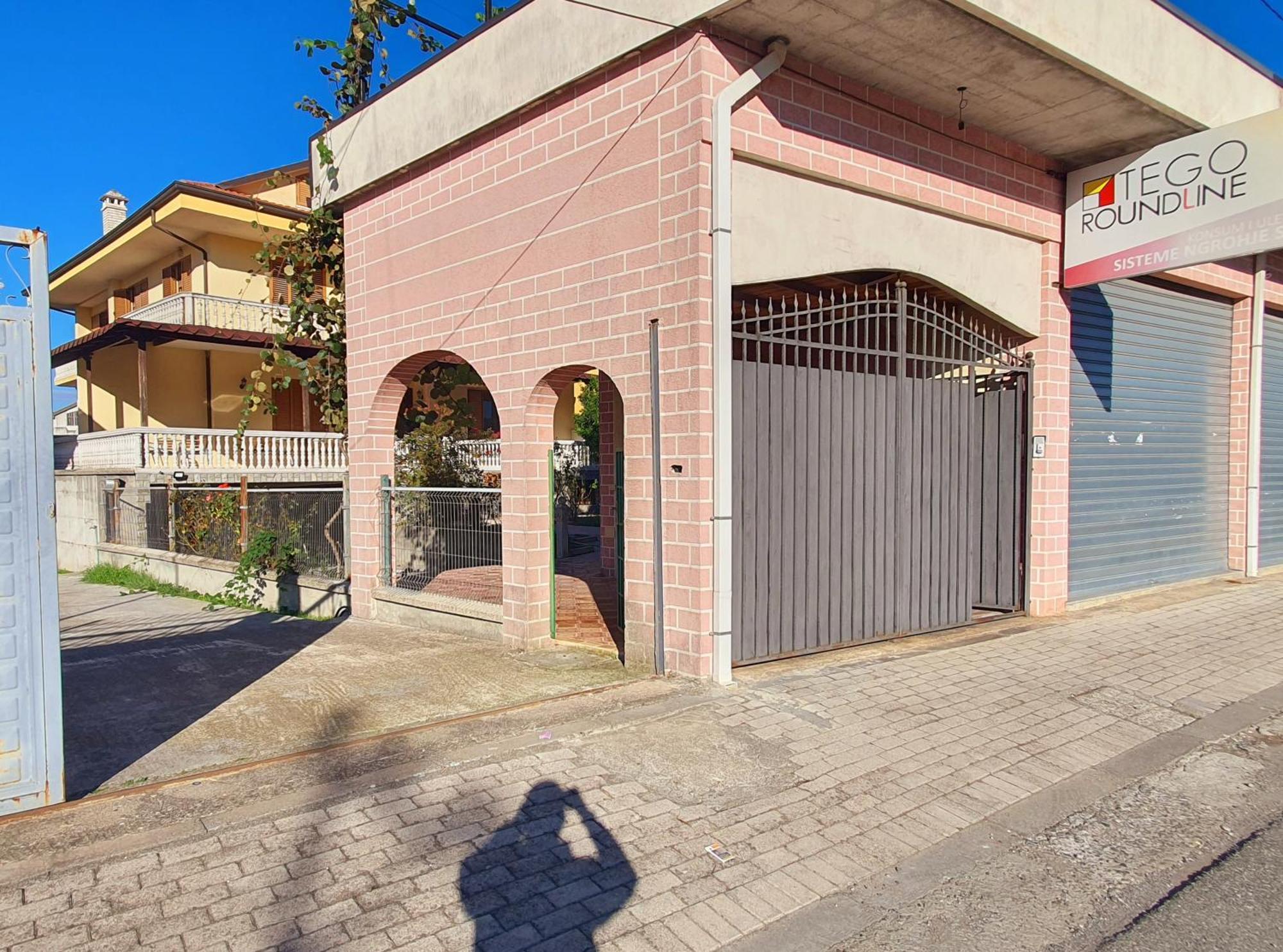 Vizion Hotel Shkoder Exterior photo